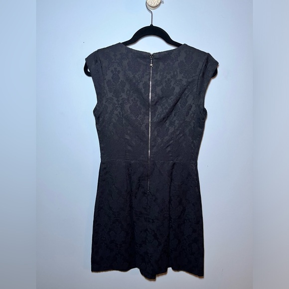 LAUNDRY BY DESIGN WOMENS BLACK DAMASK EMBROIDERY SHORT SLEEVE DRESS. SIZE 2 - Picture 9 of 13